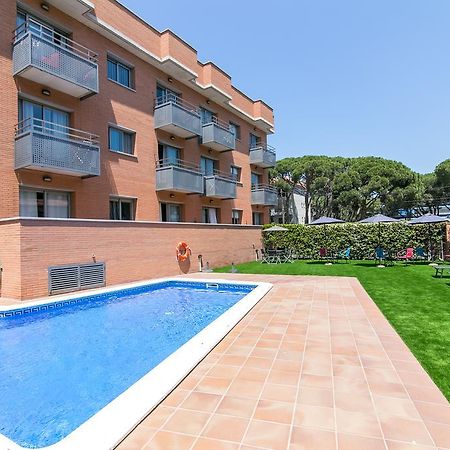 Aparthotel Bardon Castelldefels Kültér fotó
