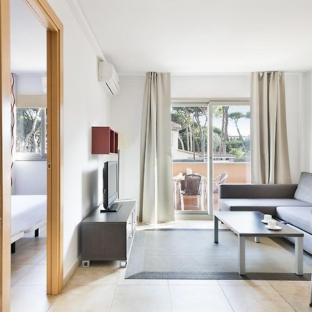 Aparthotel Bardon Castelldefels Kültér fotó