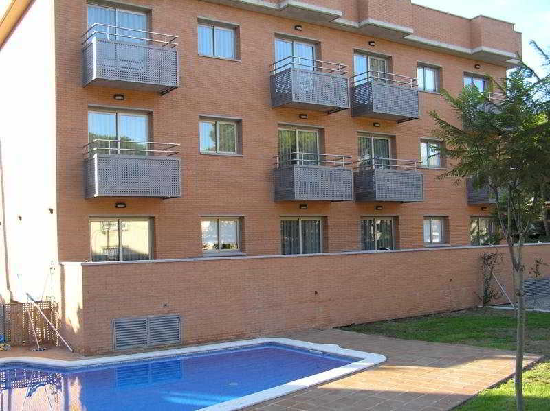 Aparthotel Bardon Castelldefels Kültér fotó