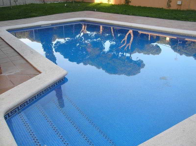 Aparthotel Bardon Castelldefels Kültér fotó