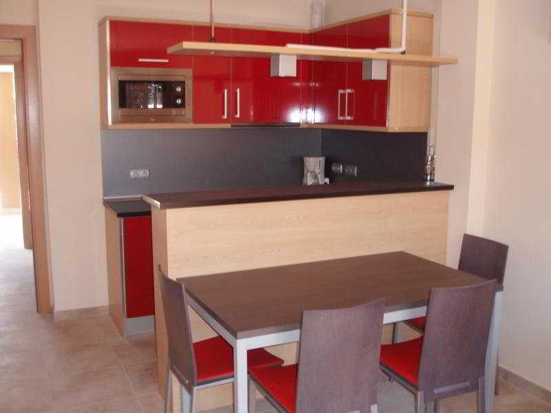 Aparthotel Bardon Castelldefels Kültér fotó