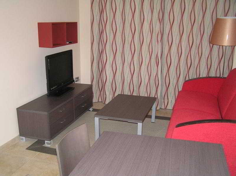 Aparthotel Bardon Castelldefels Kültér fotó